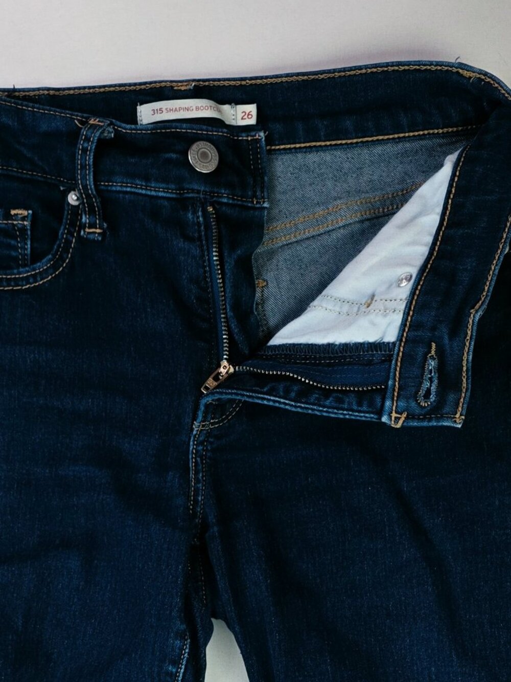 Levi's 315 Shaping Bootcut Womens Sizr 26X30 Blue Denim 5 Pocket Logo Tag Jeans - Picture 11 of 13
